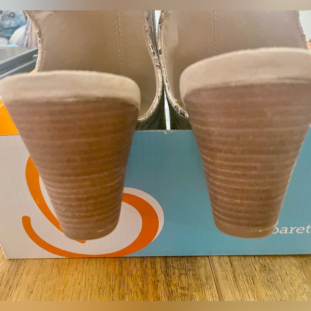 BareTraps Snakeskin tan sandal heels Size 9.5M - Picture 9 of 11
